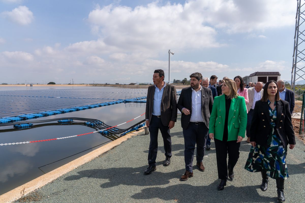 Cartagena estrena la planta fotovoltaica flotante m�s grande de Espa�a para regad�o