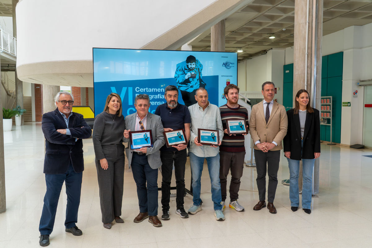 El VI Certamen de Fotoperiodismo Carlos Gallego premia la veracidad de la imagen e inaugura su exposici�n en El Luzzy