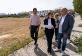 Visita a los terrenos donde ir� la nueva pista polideportiva de El Algar