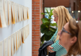 La Universidad Popular de Cartagena celebra el 40 aniversario del Premio Internacional de Poes�a Antonio Oliver Belm�s